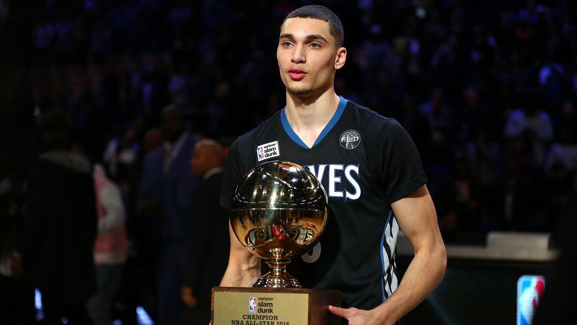 开云体育-世界空中飞人表演大赛，空中运动的视觉盛宴，空中飞人是什么玩法